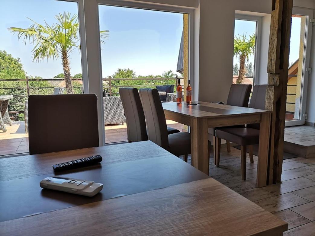 Roze Vendeghaz Hotel Villány Екстериор снимка