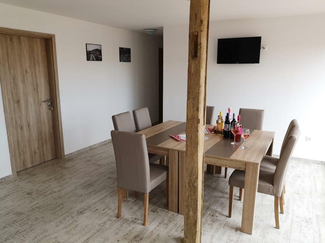 Roze Vendeghaz Hotel Villány Екстериор снимка