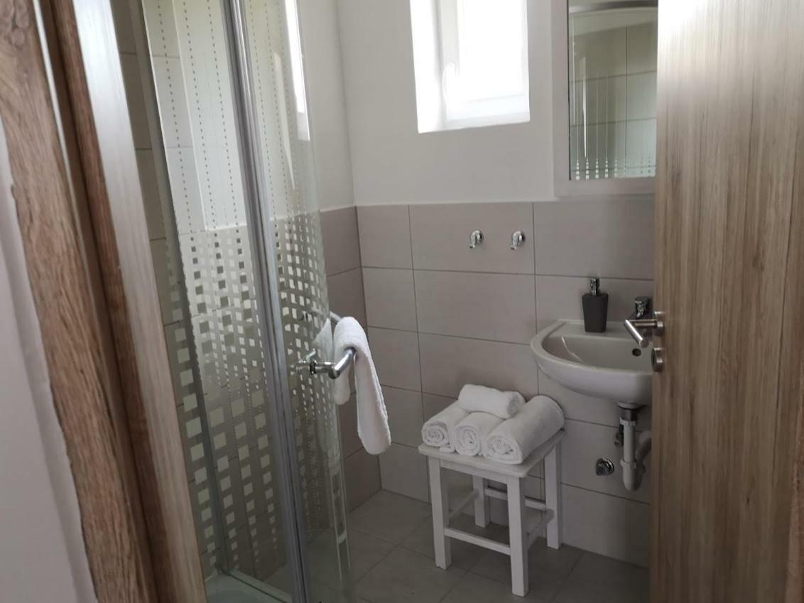 Roze Vendeghaz Hotel Villány Екстериор снимка
