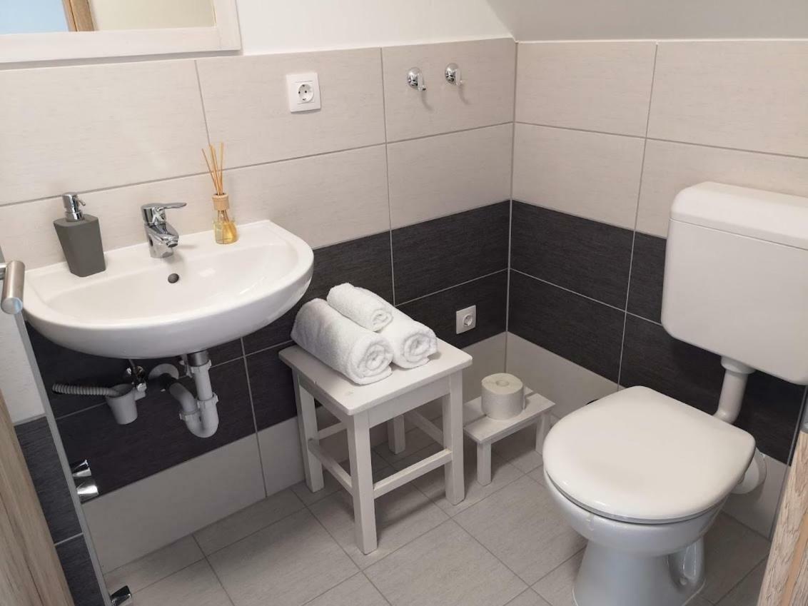 Roze Vendeghaz Hotel Villány Екстериор снимка