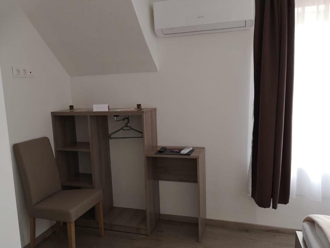 Roze Vendeghaz Hotel Villány Екстериор снимка